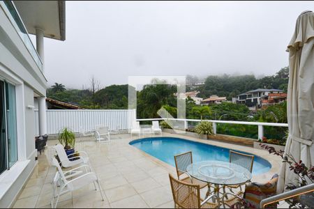 Casa à venda com 750m², 4 quartos e 6 vagasÁrea piscina