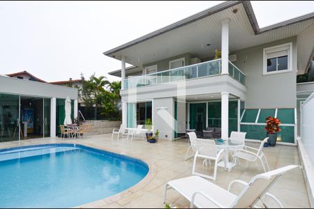 Casa à venda com 750m², 4 quartos e 6 vagasArea piscina