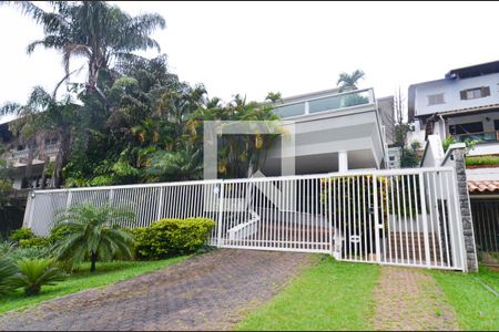 Casa à venda com 750m², 4 quartos e 6 vagasFachada