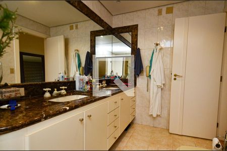 Casa à venda com 750m², 4 quartos e 6 vagasBanheiro suite4