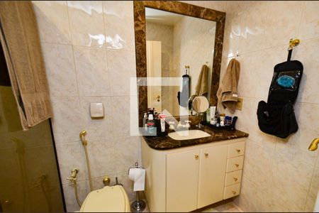 Casa à venda com 750m², 4 quartos e 6 vagasBanheiro suite2