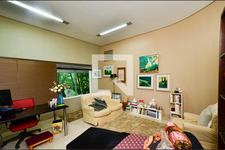 Casa à venda com 750m², 4 quartos e 6 vagasEscritorio