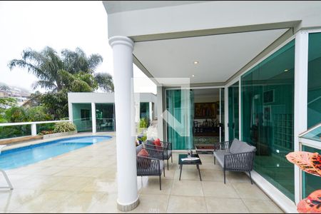 Casa à venda com 750m², 4 quartos e 6 vagasArea piscina