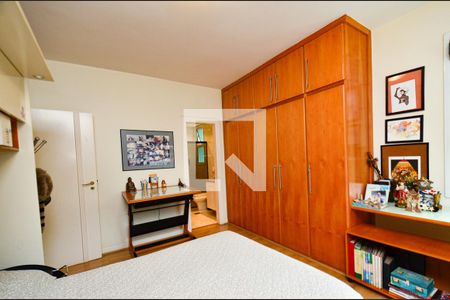 Casa à venda com 750m², 4 quartos e 6 vagasSuite2