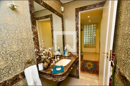 Casa à venda com 750m², 4 quartos e 6 vagasLavabo 2