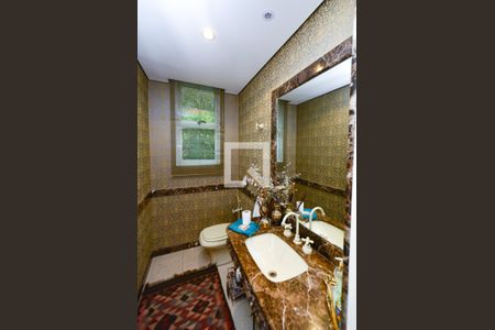 Casa à venda com 750m², 4 quartos e 6 vagasLavabo 2