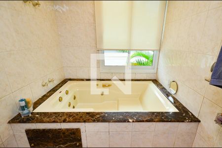 Casa à venda com 750m², 4 quartos e 6 vagasBanheiro suite4