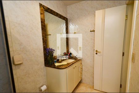 Casa à venda com 750m², 4 quartos e 6 vagasBanheiro suite3