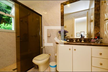 Casa à venda com 750m², 4 quartos e 6 vagasBanheiro suite3