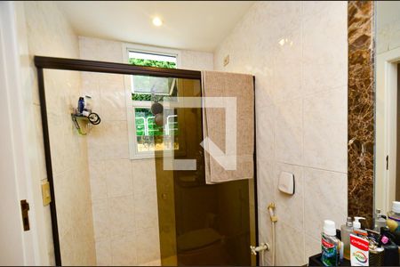 Casa à venda com 750m², 4 quartos e 6 vagasBanheiro suite2