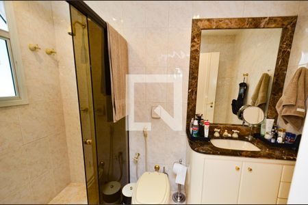 Casa à venda com 750m², 4 quartos e 6 vagasBanheiro suite2