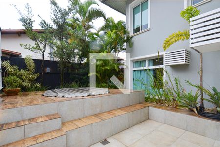 Casa à venda com 750m², 4 quartos e 6 vagasArea piscina