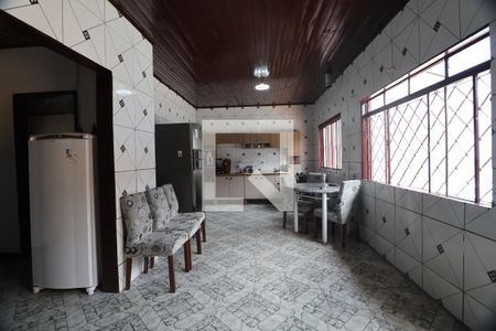 Casa à venda com 100m², 2 quartos e 1 vagaCozinha - Armários