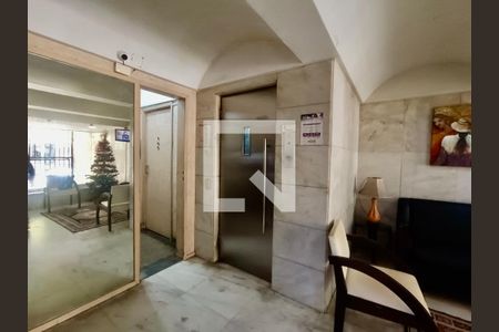Apartamento à venda com 360m², 2 quartos e 1 vagaPortaria