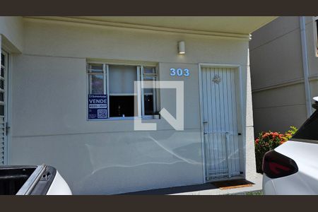 Casa à venda com 111m², 3 quartos e 2 vagasFachada