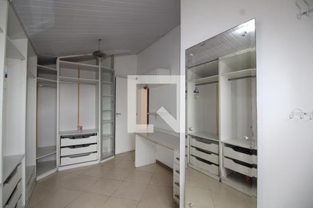 Casa de condomínio para alugar com 200m², 4 quartos e 4 vagasQuarto 2 - Closet