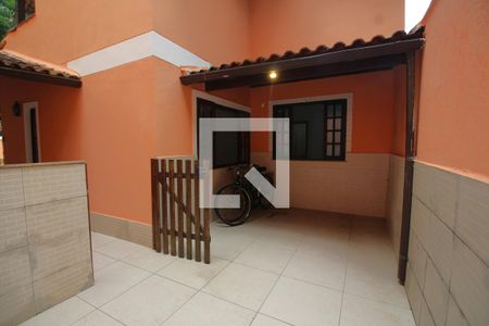 Casa de condomínio para alugar com 200m², 4 quartos e 4 vagasCanil