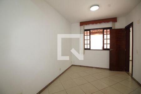 Casa de condomínio para alugar com 200m², 4 quartos e 4 vagasQuarto 4 - Suíte