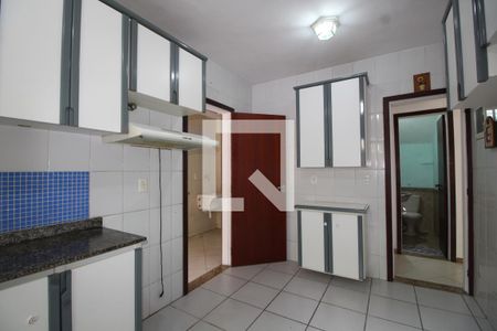 Casa de condomínio para alugar com 200m², 4 quartos e 4 vagasCozinha