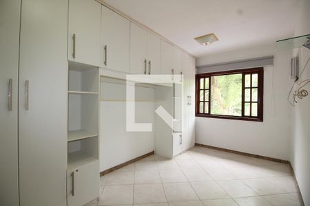 Casa de condomínio para alugar com 200m², 4 quartos e 4 vagasQuarto 3 - Suíte