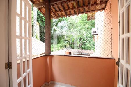 Casa de condomínio para alugar com 200m², 4 quartos e 4 vagasQuarto 2 - Varanda