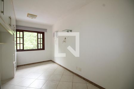 Casa de condomínio para alugar com 200m², 4 quartos e 4 vagasQuarto 3 - Suíte