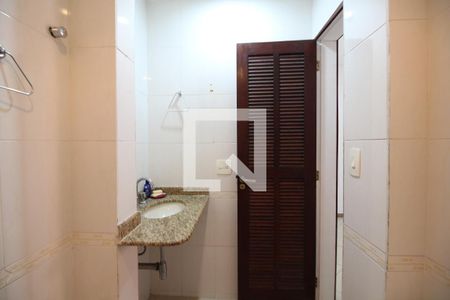 Casa de condomínio para alugar com 200m², 4 quartos e 4 vagasQuarto 4 - Banheiro da Suíte