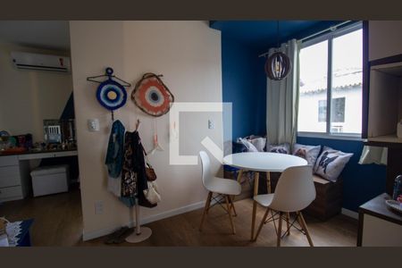 Casa de condomínio à venda com 400m², 4 quartos e 3 vagasEdícula