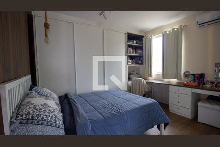 Casa de condomínio à venda com 400m², 4 quartos e 3 vagasEdícula