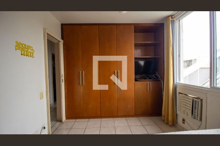 Casa de condomínio à venda com 400m², 4 quartos e 3 vagasQuarto 2