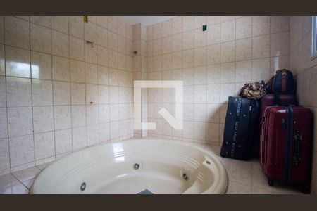 Casa de condomínio à venda com 400m², 4 quartos e 3 vagasBanheira da Suíte