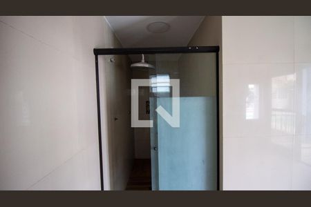 Casa de condomínio à venda com 400m², 4 quartos e 3 vagasChuveiro