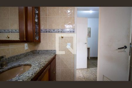 Casa de condomínio à venda com 400m², 4 quartos e 3 vagasBanheiro da Suíte