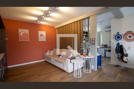 Casa de condomínio à venda com 400m², 4 quartos e 3 vagasEdícula