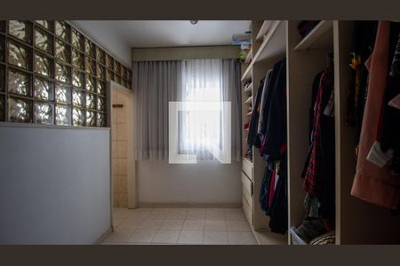 Casa de condomínio à venda com 400m², 4 quartos e 3 vagasCloset da Suíte