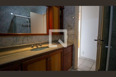 Casa de condomínio à venda com 400m², 4 quartos e 3 vagasBanheiro Social