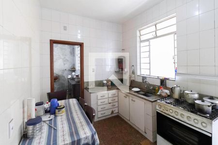 Casa à venda com 280m², 3 quartos e 3 vagas Casa à venda com 280m², 3 quartos e 3 vagasCozinha