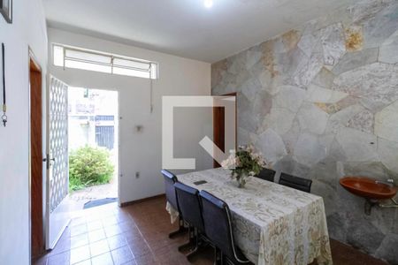 Casa à venda com 280m², 3 quartos e 3 vagas Casa à venda com 280m², 3 quartos e 3 vagasCopa