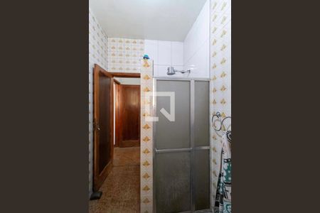 Casa à venda com 280m², 3 quartos e 3 vagas Casa à venda com 280m², 3 quartos e 3 vagasBanheiro social