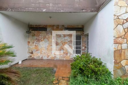 Casa à venda com 280m², 3 quartos e 3 vagas Casa à venda com 280m², 3 quartos e 3 vagasEntrada