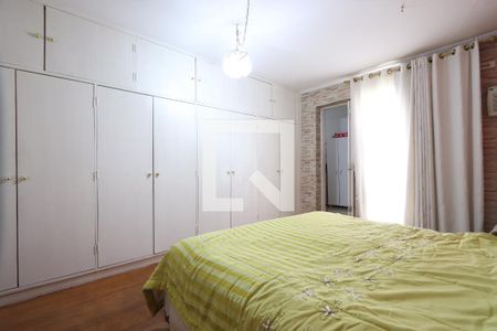 Casa à venda com 350m², 4 quartos e 2 vagasSuíte