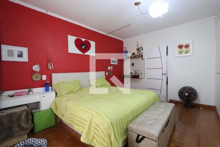 Casa à venda com 350m², 4 quartos e 2 vagasSuíte