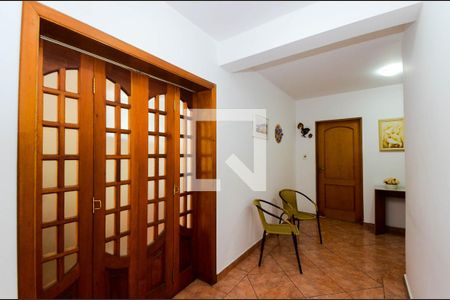 Casa para alugar com 352m², 3 quartos e 8 vagasCorredor