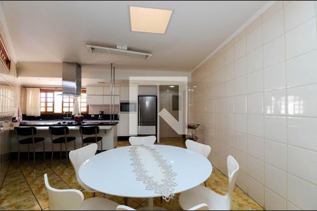 Casa para alugar com 352m², 3 quartos e 8 vagasCozinha