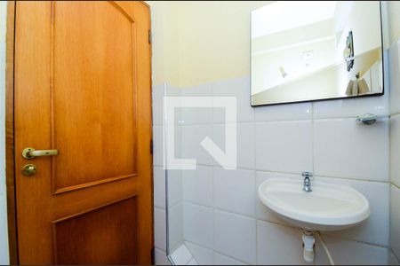 Casa para alugar com 352m², 3 quartos e 8 vagasBanheiro de serviço