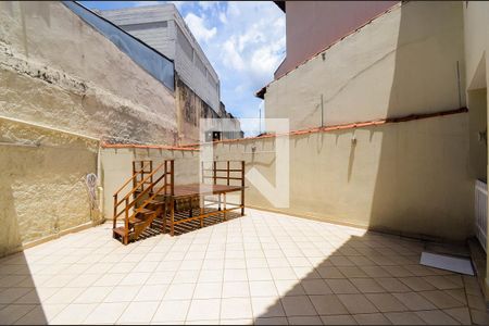 Casa para alugar com 352m², 3 quartos e 8 vagasQuintal