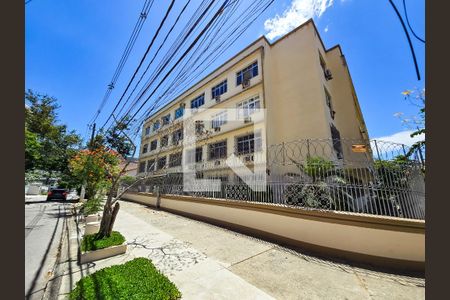 Apartamento para alugar com 80m², 4 quartos e 1 vaga Apartamento para alugar com 80m², 4 quartos e 1 vagaFachada