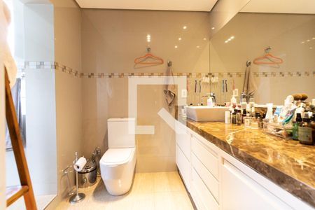 Casa à venda com 300m², 3 quartos e 2 vagasBanheiro da Suíte