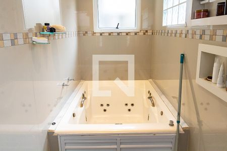 Casa à venda com 300m², 3 quartos e 2 vagasBanheiro da Suíte