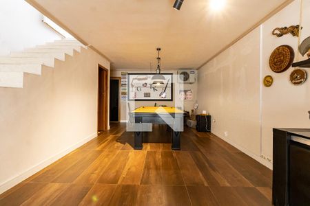 Casa à venda com 300m², 3 quartos e 2 vagasSalão 